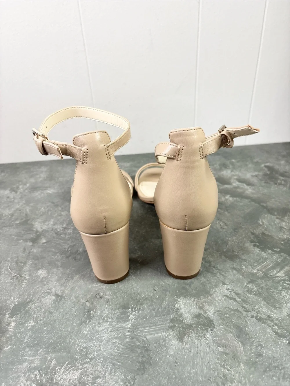 Nine West tan leather pruce heels sandals ankle strap classic minimalist 8.5